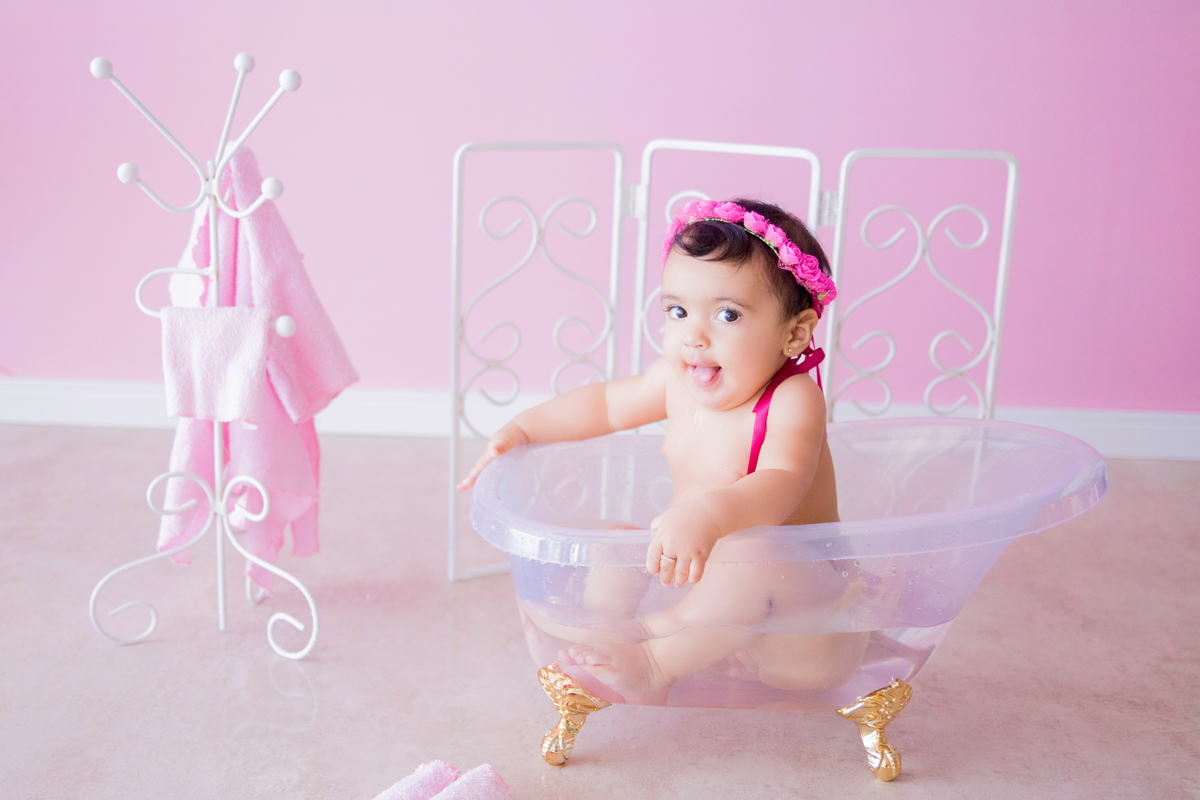 acompanhamento mensal de bebe caxias do sul figurino cenario tematico  personagem foto infantil serra gaucha fotografia familia mundo azul rosa ensaio fotografico crianca newborn baby menino menina smash the cake esmague o bolo banheira urso circo