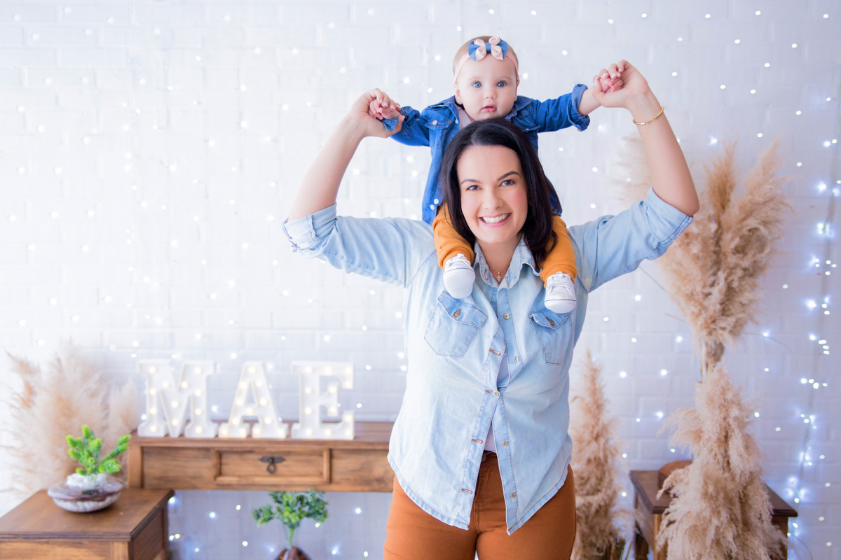 acompanhamento mensal de bebe caxias do sul figurino cenario tematico  personagem foto infantil serra gaucha fotografia familia mundo azul rosa ensaio fotografico crianca newborn baby menino menina smash the cake esmague o bolo banheira urso circo