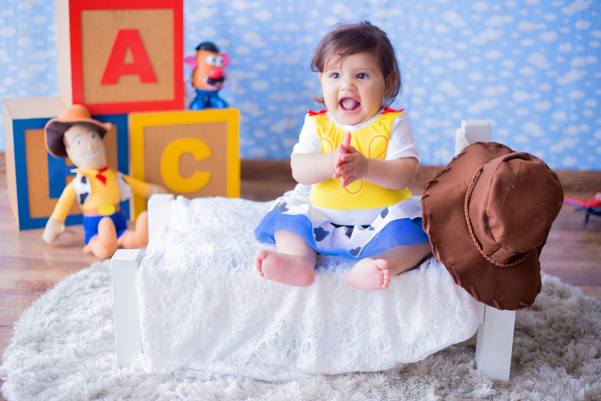 acompanhamento mensal de bebe caxias do sul figurino cenario tematico  personagem foto infantil serra gaucha fotografia familia mundo azul rosa ensaio fotografico crianca newborn baby menino menina smash the cake esmague o bolo banheira urso circo