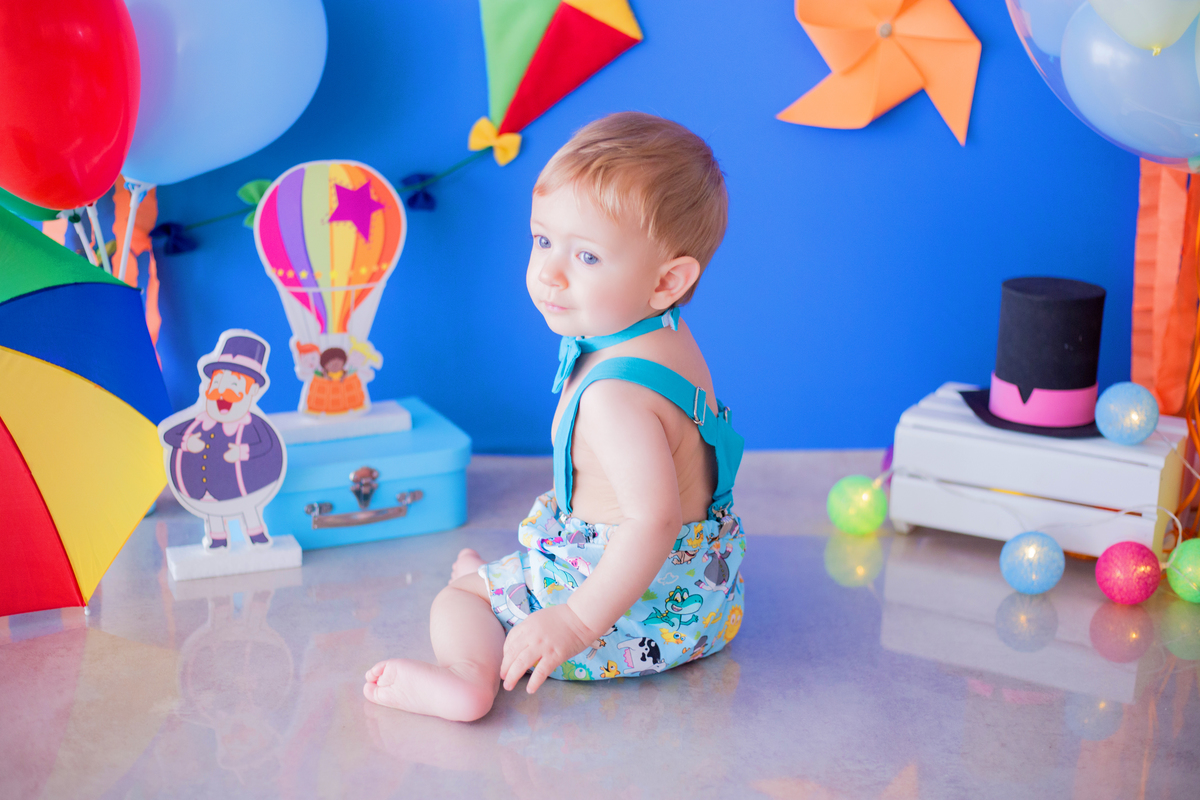 acompanhamento mensal de bebe caxias do sul figurino cenario tematico  personagem foto infantil serra gaucha fotografia familia mundo azul rosa ensaio fotografico crianca newborn baby menino menina smash the cake esmague o bolo banheira urso circo
