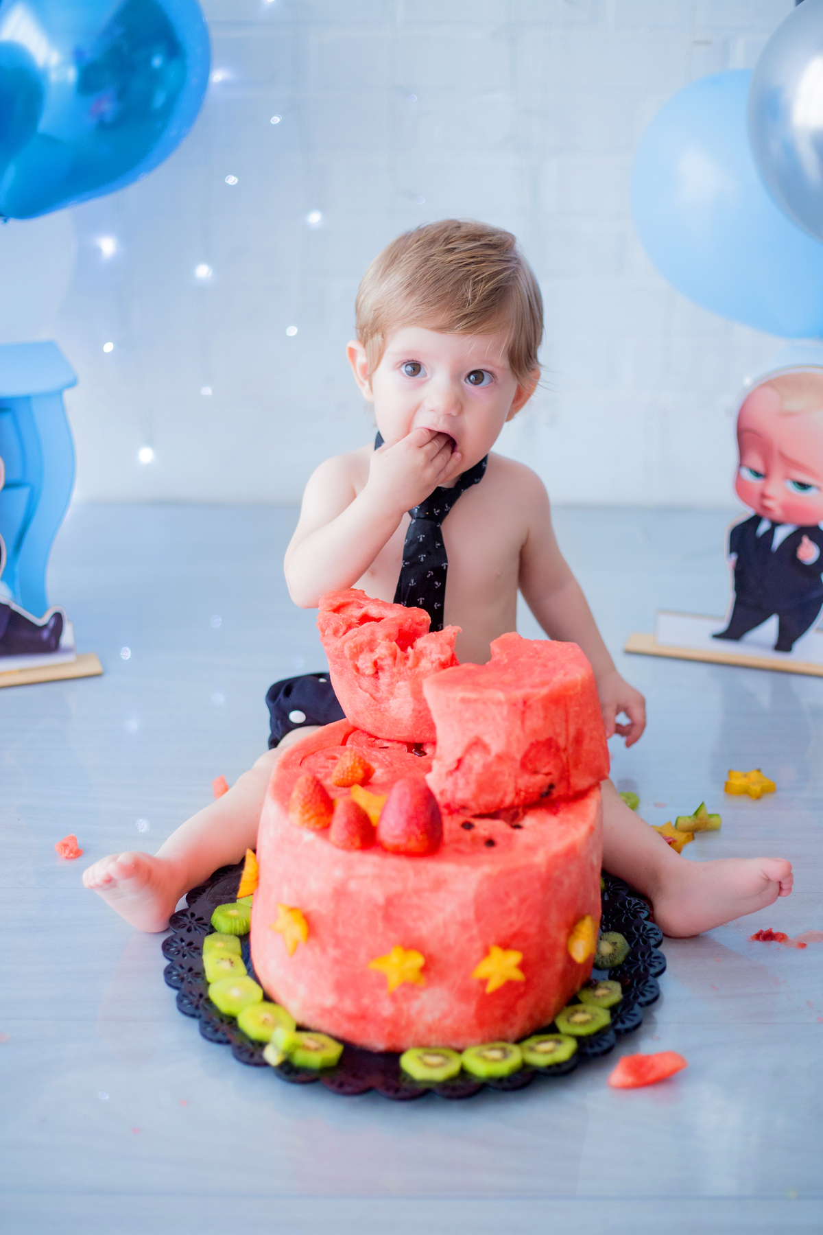 acompanhamento mensal de bebe caxias do sul figurino cenario tematico  personagem foto infantil serra gaucha fotografia familia mundo azul rosa ensaio fotografico crianca newborn baby menino menina smash the cake esmague o bolo banheira urso circo