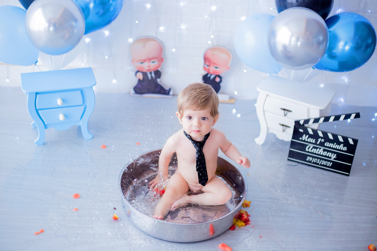 acompanhamento mensal de bebe caxias do sul figurino cenario tematico  personagem foto infantil serra gaucha fotografia familia mundo azul rosa ensaio fotografico crianca newborn baby menino menina smash the cake esmague o bolo banheira urso circo