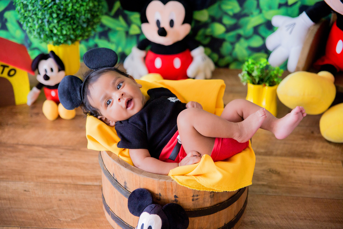 acompanhamento mensal de bebe caxias do sul figurino cenario tematico  personagem foto infantil serra gaucha fotografia familia mundo azul rosa ensaio fotografico crianca newborn baby menino menina smash the cake esmague o bolo banheira urso circo