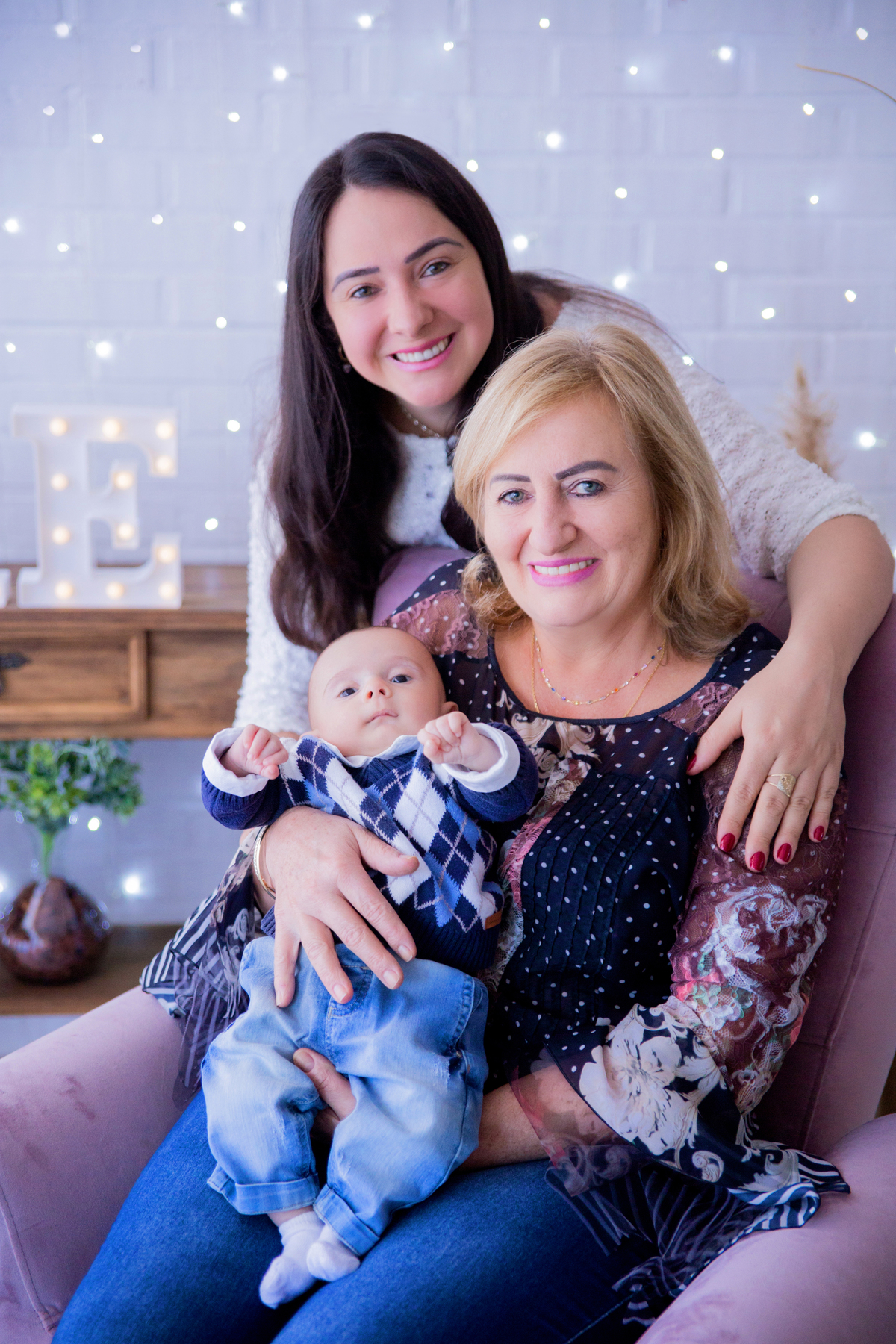 acompanhamento mensal de bebe caxias do sul figurino cenario tematico  personagem foto infantil serra gaucha fotografia familia mundo azul rosa ensaio fotografico crianca newborn baby menino menina smash the cake esmague o bolo banheira urso circo