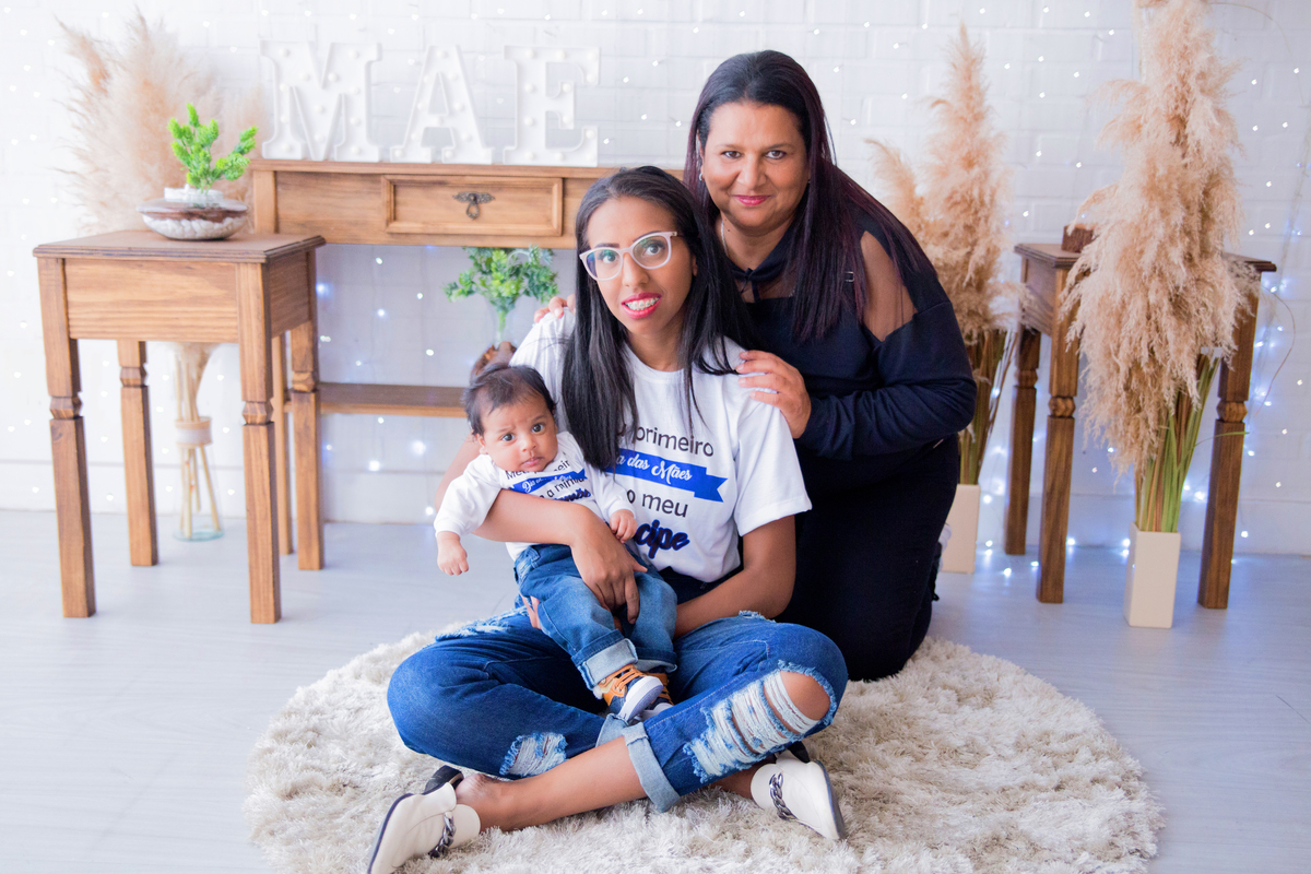 acompanhamento mensal de bebe caxias do sul figurino cenario tematico  personagem foto infantil serra gaucha fotografia familia mundo azul rosa ensaio fotografico crianca newborn baby menino menina smash the cake esmague o bolo banheira urso circo