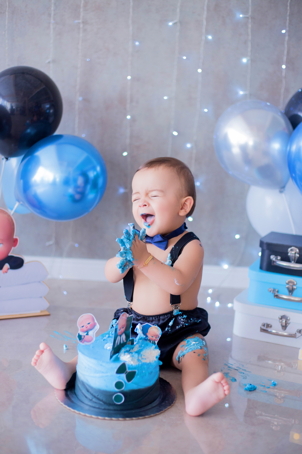 acompanhamento mensal de bebe caxias do sul figurino cenario tematico  personagem foto infantil serra gaucha fotografia familia mundo azul rosa ensaio fotografico crianca newborn baby menino menina smash the cake esmague o bolo banheira urso circo