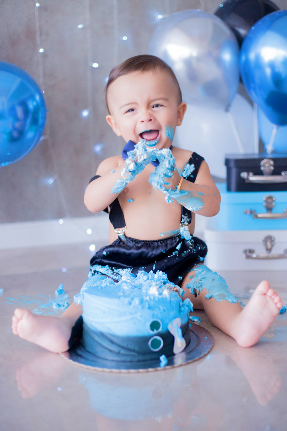 acompanhamento mensal de bebe caxias do sul figurino cenario tematico  personagem foto infantil serra gaucha fotografia familia mundo azul rosa ensaio fotografico crianca newborn baby menino menina smash the cake esmague o bolo banheira urso circo