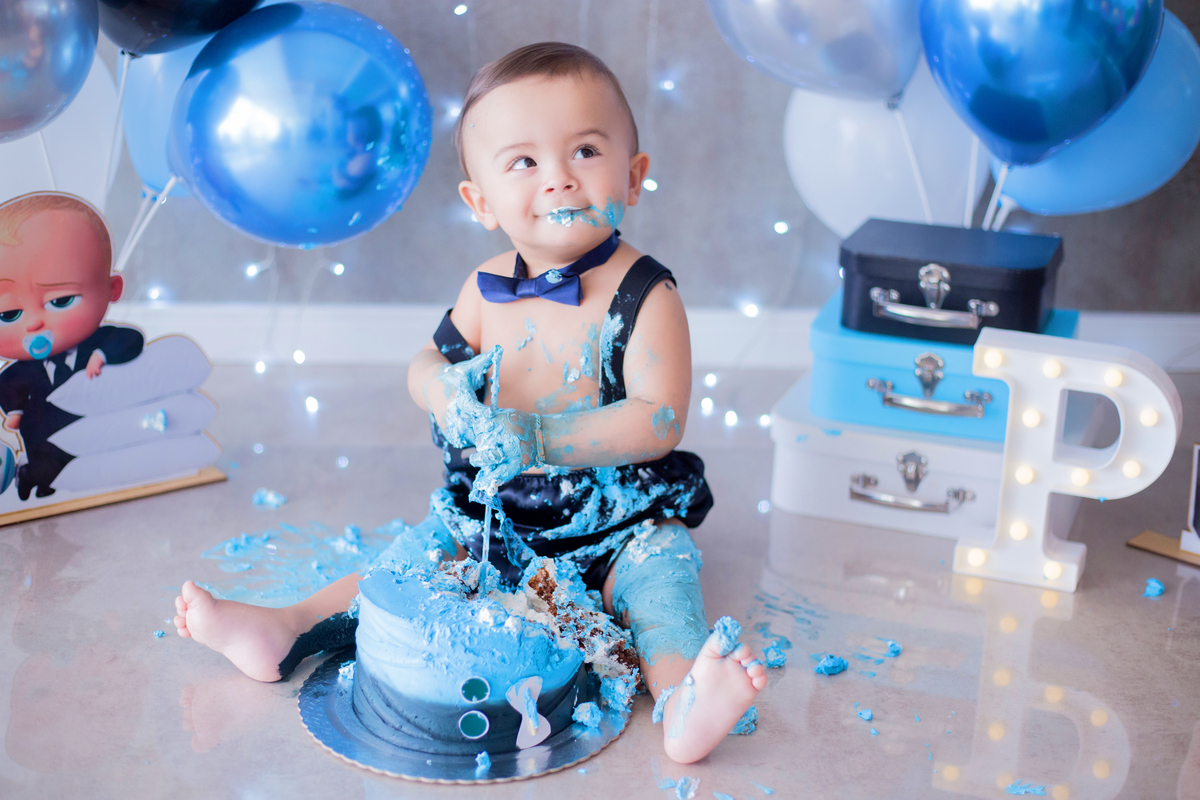 acompanhamento mensal de bebe caxias do sul figurino cenario tematico  personagem foto infantil serra gaucha fotografia familia mundo azul rosa ensaio fotografico crianca newborn baby menino menina smash the cake esmague o bolo banheira urso circo