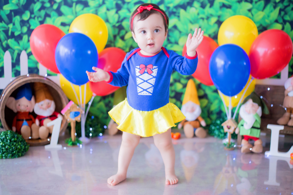 acompanhamento mensal de bebe caxias do sul figurino cenario tematico  personagem foto infantil serra gaucha fotografia familia mundo azul rosa ensaio fotografico crianca newborn baby menino menina smash the cake esmague o bolo banheira urso circo