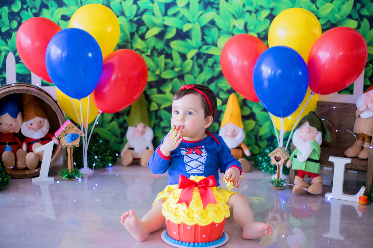 acompanhamento mensal de bebe caxias do sul figurino cenario tematico  personagem foto infantil serra gaucha fotografia familia mundo azul rosa ensaio fotografico crianca newborn baby menino menina smash the cake esmague o bolo banheira urso circo