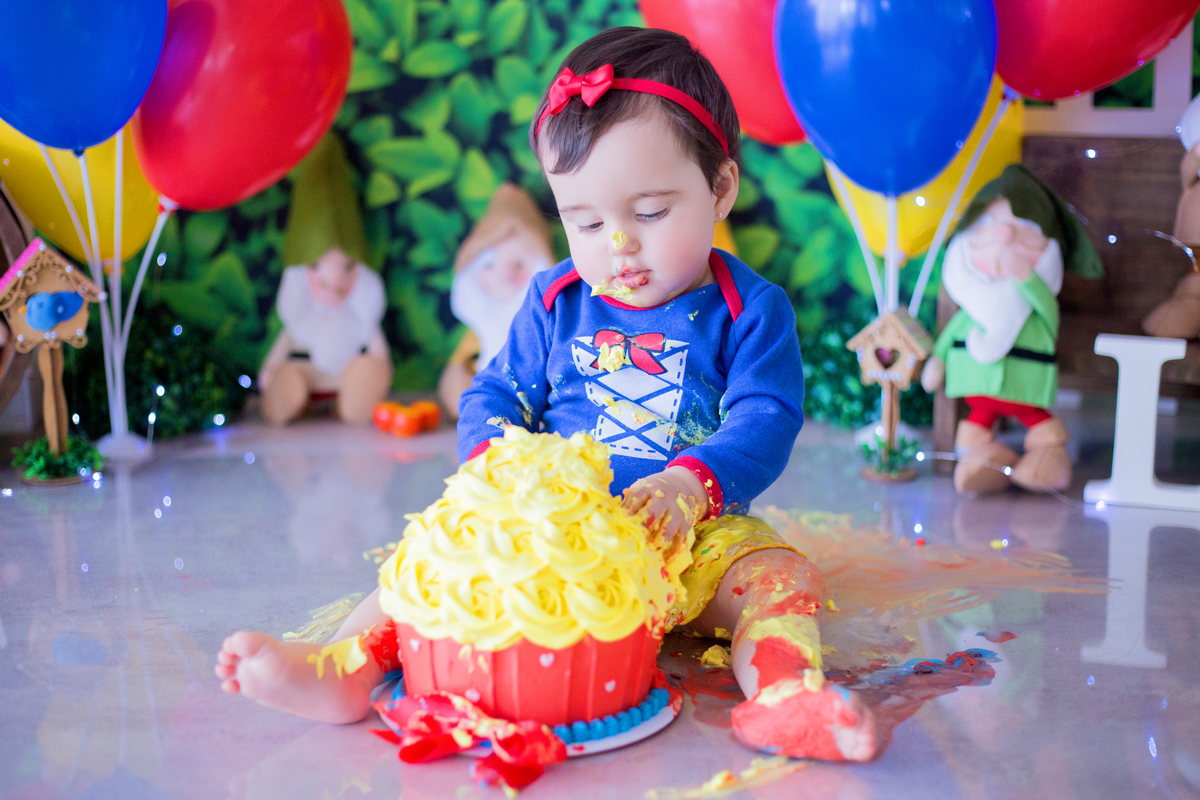 acompanhamento mensal de bebe caxias do sul figurino cenario tematico  personagem foto infantil serra gaucha fotografia familia mundo azul rosa ensaio fotografico crianca newborn baby menino menina smash the cake esmague o bolo banheira urso circo