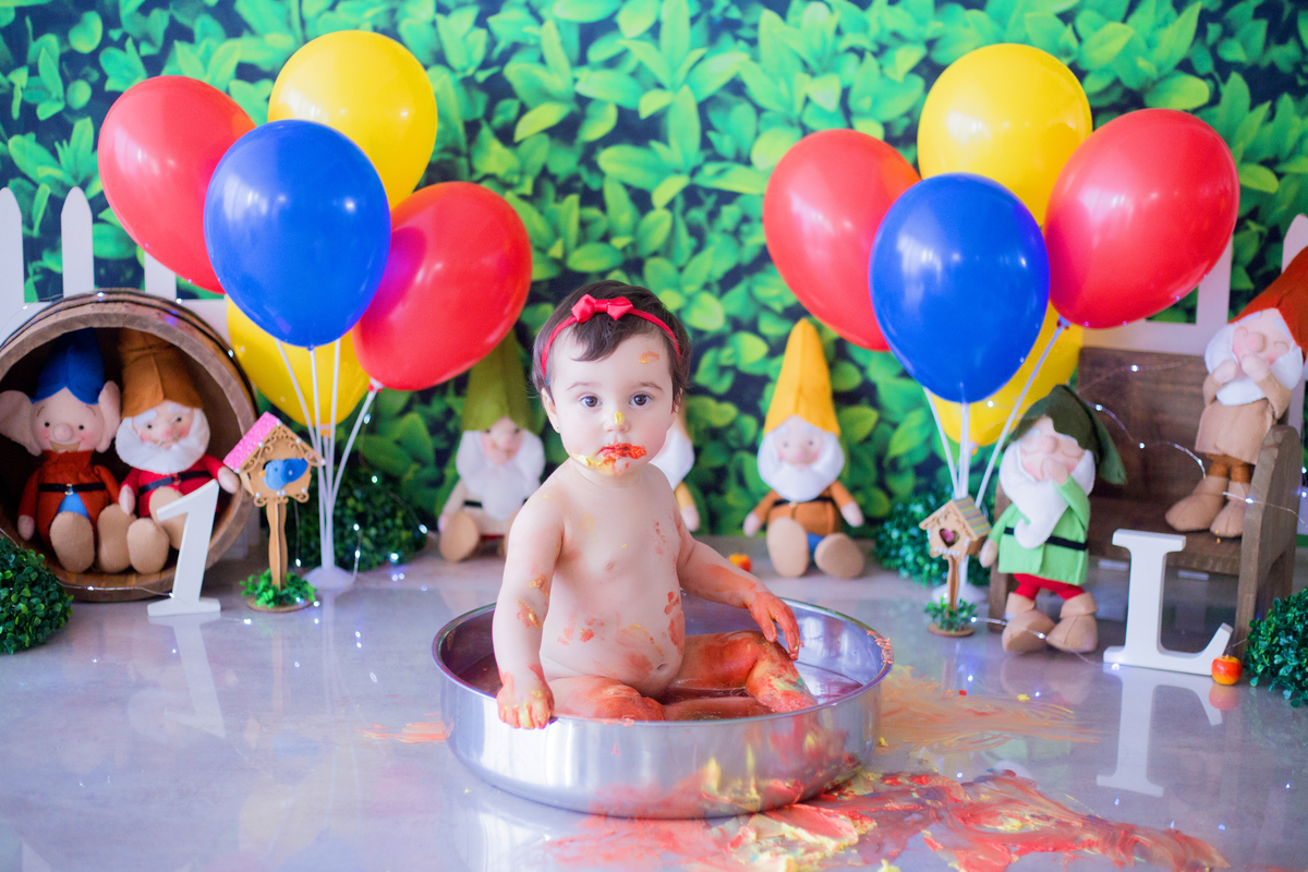 acompanhamento mensal de bebe caxias do sul figurino cenario tematico  personagem foto infantil serra gaucha fotografia familia mundo azul rosa ensaio fotografico crianca newborn baby menino menina smash the cake esmague o bolo banheira urso circo