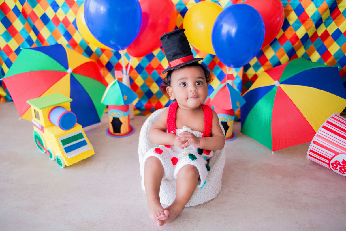 acompanhamento mensal de bebe caxias do sul figurino cenario tematico  personagem foto infantil serra gaucha fotografia familia mundo azul rosa ensaio fotografico crianca newborn baby menino menina smash the cake esmague o bolo banheira urso circo