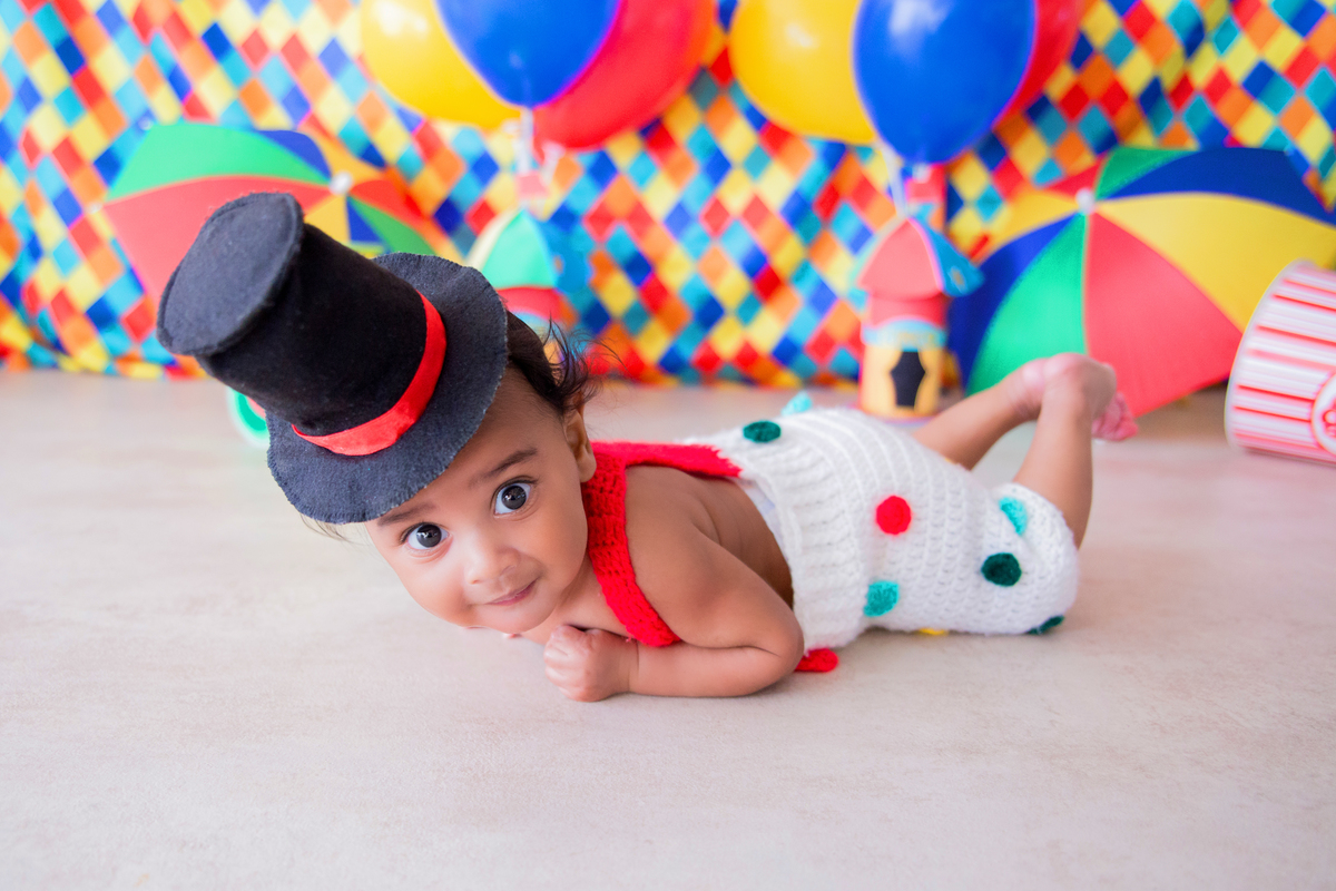 acompanhamento mensal de bebe caxias do sul figurino cenario tematico  personagem foto infantil serra gaucha fotografia familia mundo azul rosa ensaio fotografico crianca newborn baby menino menina smash the cake esmague o bolo banheira urso circo