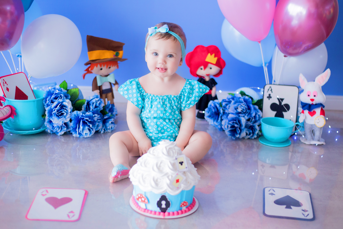 acompanhamento mensal de bebe caxias do sul figurino cenario tematico  personagem foto infantil serra gaucha fotografia familia mundo azul rosa ensaio fotografico crianca newborn baby menino menina smash the cake esmague o bolo banheira urso circo