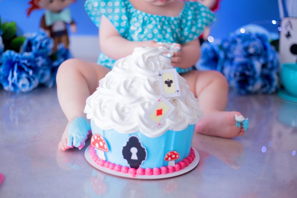 acompanhamento mensal de bebe caxias do sul figurino cenario tematico  personagem foto infantil serra gaucha fotografia familia mundo azul rosa ensaio fotografico crianca newborn baby menino menina smash the cake esmague o bolo banheira urso circo
