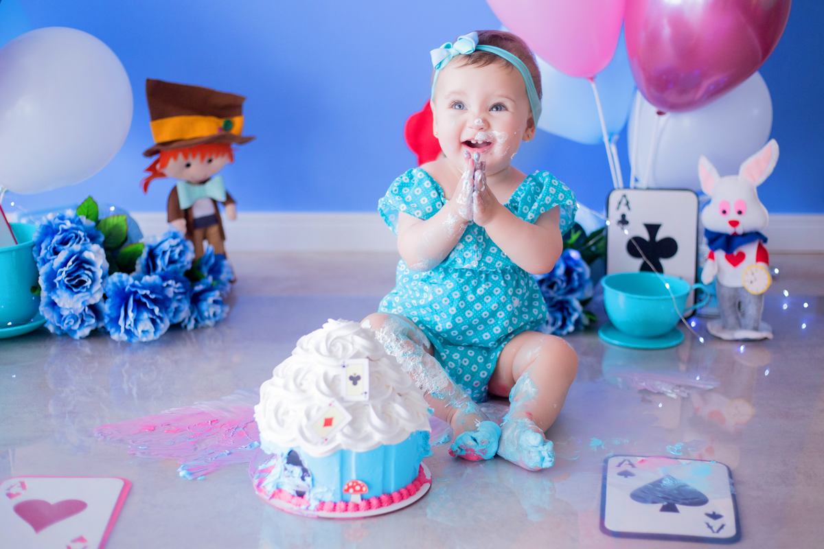 acompanhamento mensal de bebe caxias do sul figurino cenario tematico  personagem foto infantil serra gaucha fotografia familia mundo azul rosa ensaio fotografico crianca newborn baby menino menina smash the cake esmague o bolo banheira urso circo