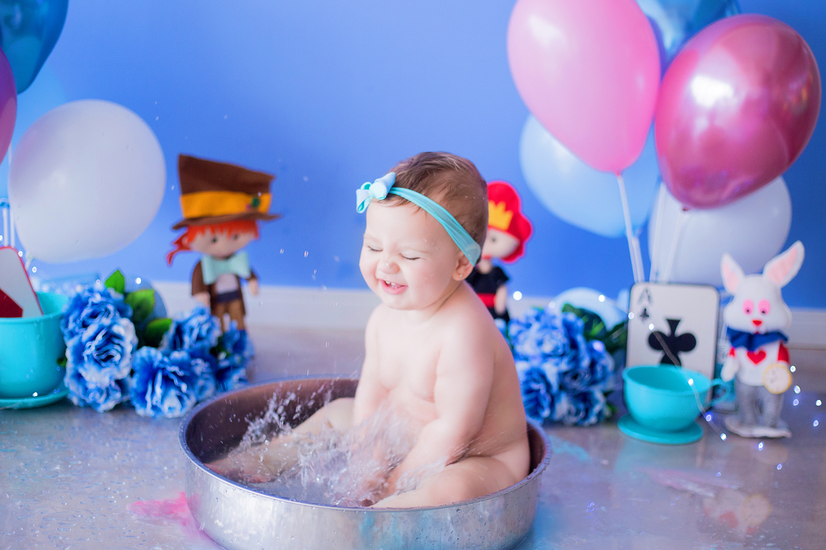 acompanhamento mensal de bebe caxias do sul figurino cenario tematico  personagem foto infantil serra gaucha fotografia familia mundo azul rosa ensaio fotografico crianca newborn baby menino menina smash the cake esmague o bolo banheira urso circo