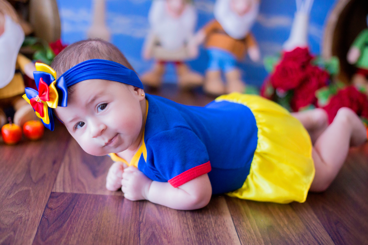 acompanhamento mensal de bebe caxias do sul figurino cenario tematico  personagem foto infantil serra gaucha fotografia familia mundo azul rosa ensaio fotografico crianca newborn baby menino menina smash the cake esmague o bolo banheira urso circo