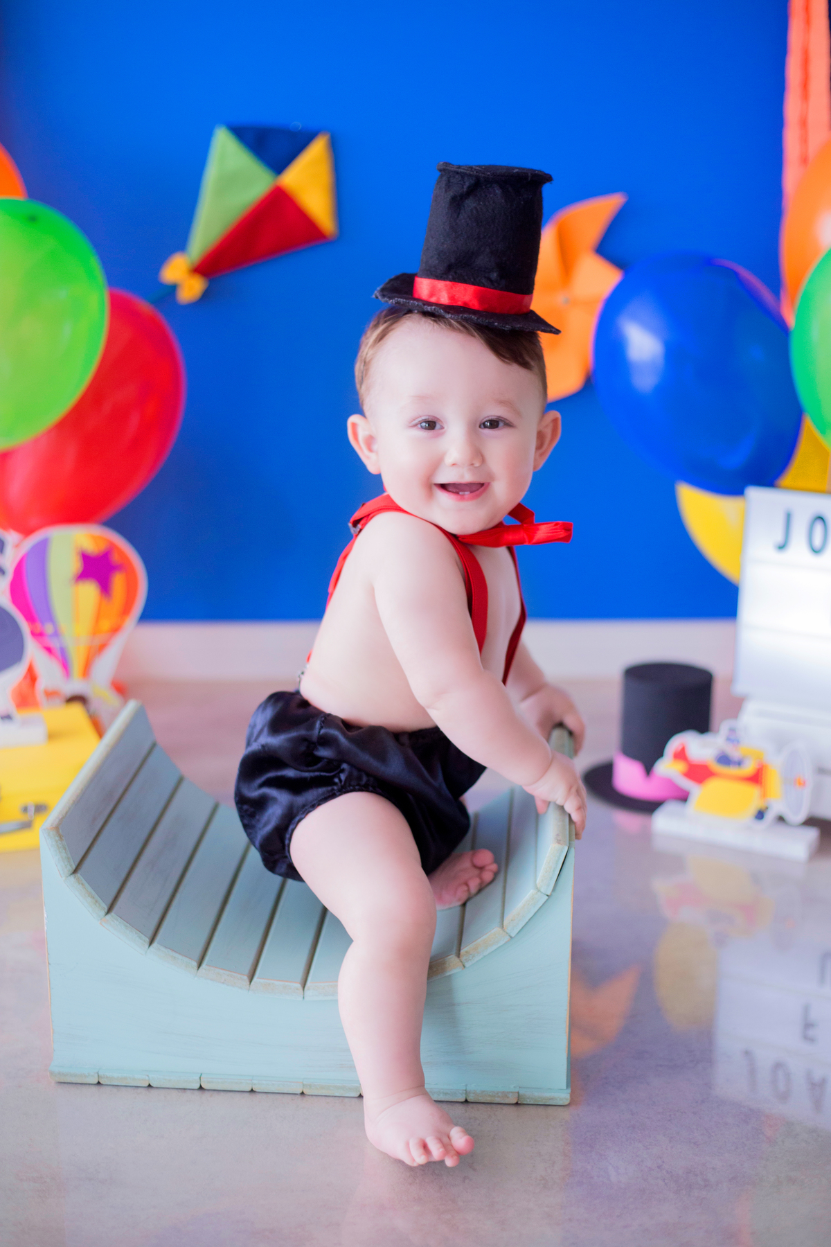 acompanhamento mensal de bebe caxias do sul figurino cenario tematico  personagem foto infantil serra gaucha fotografia familia mundo azul rosa ensaio fotografico crianca newborn baby menino menina smash the cake esmague o bolo banheira urso circo