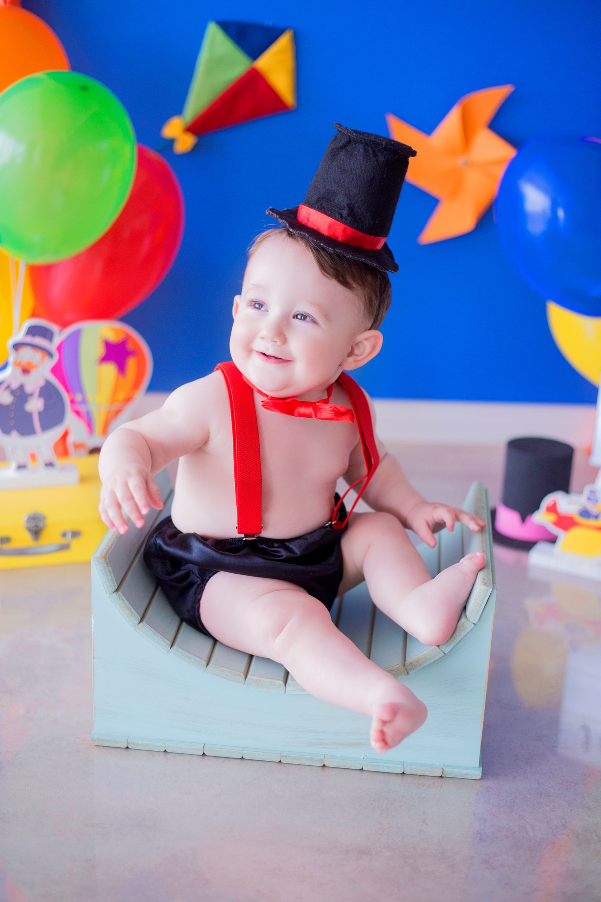 acompanhamento mensal de bebe caxias do sul figurino cenario tematico  personagem foto infantil serra gaucha fotografia familia mundo azul rosa ensaio fotografico crianca newborn baby menino menina smash the cake esmague o bolo banheira urso circo