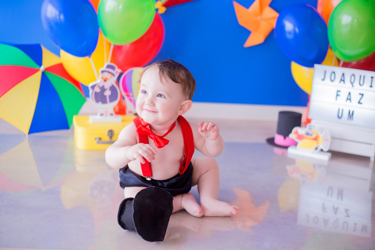 acompanhamento mensal de bebe caxias do sul figurino cenario tematico  personagem foto infantil serra gaucha fotografia familia mundo azul rosa ensaio fotografico crianca newborn baby menino menina smash the cake esmague o bolo banheira urso circo