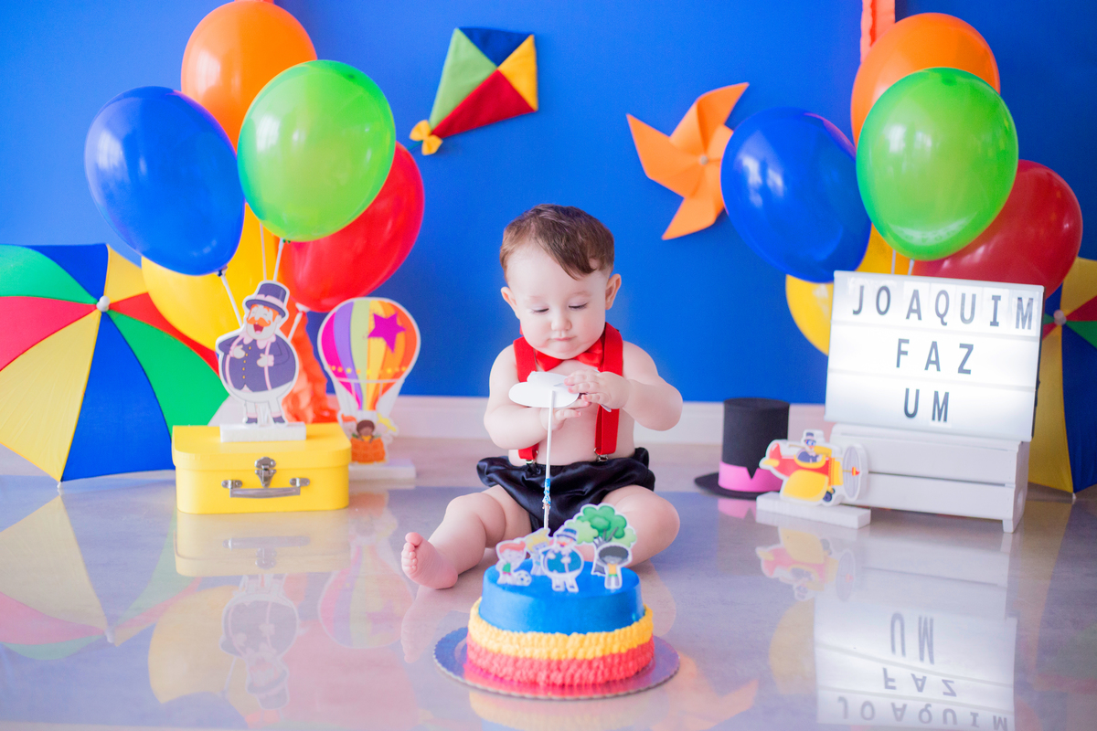 acompanhamento mensal de bebe caxias do sul figurino cenario tematico  personagem foto infantil serra gaucha fotografia familia mundo azul rosa ensaio fotografico crianca newborn baby menino menina smash the cake esmague o bolo banheira urso circo