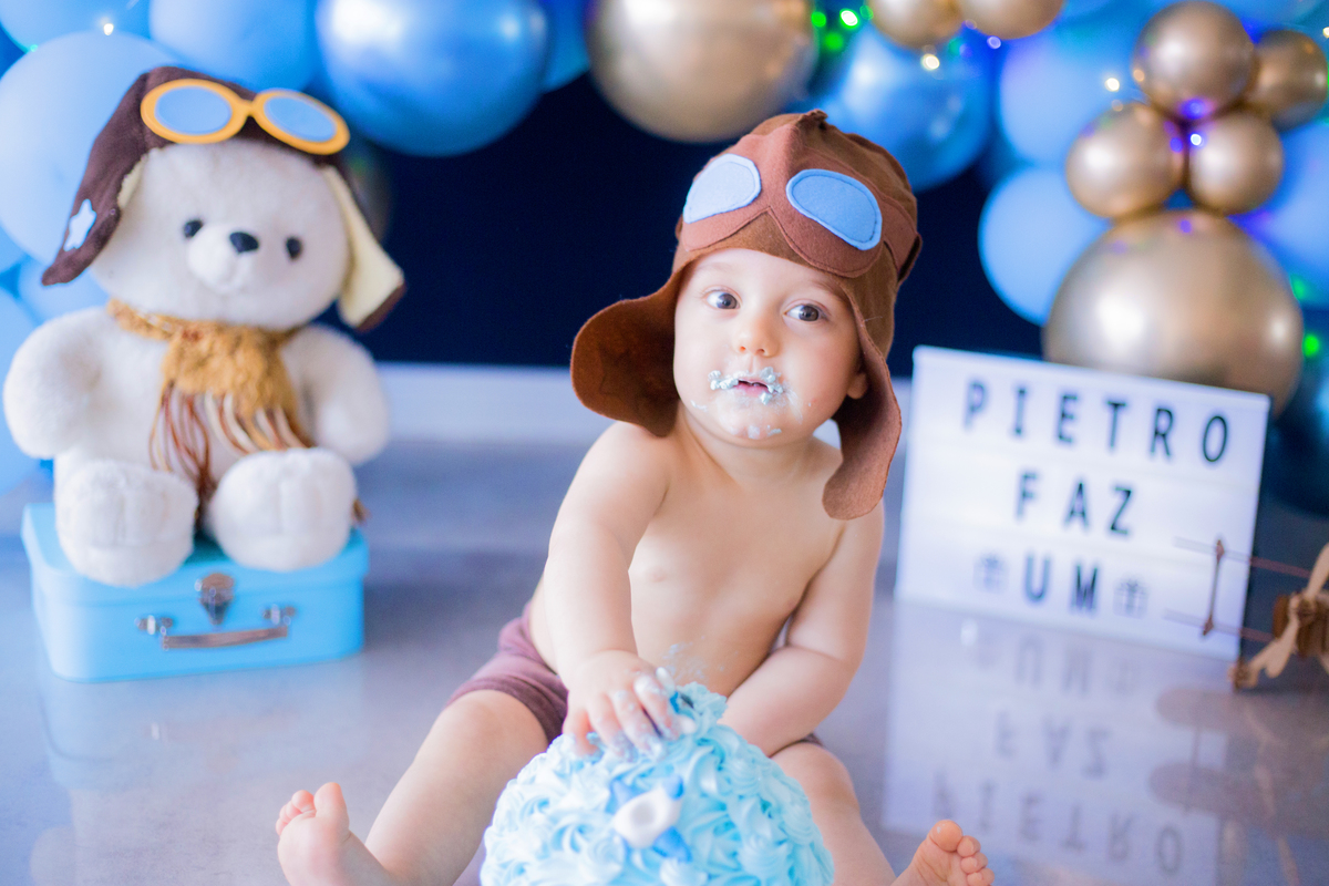 acompanhamento mensal de bebe caxias do sul figurino cenario tematico  personagem foto infantil serra gaucha fotografia familia mundo azul rosa ensaio fotografico crianca newborn baby menino menina smash the cake esmague o bolo banheira urso circo