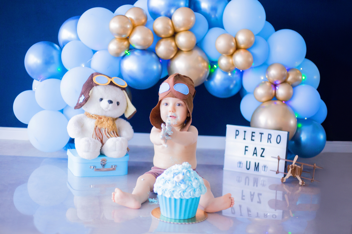 acompanhamento mensal de bebe caxias do sul figurino cenario tematico  personagem foto infantil serra gaucha fotografia familia mundo azul rosa ensaio fotografico crianca newborn baby menino menina smash the cake esmague o bolo banheira urso circo