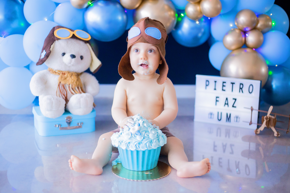 acompanhamento mensal de bebe caxias do sul figurino cenario tematico  personagem foto infantil serra gaucha fotografia familia mundo azul rosa ensaio fotografico crianca newborn baby menino menina smash the cake esmague o bolo banheira urso circo