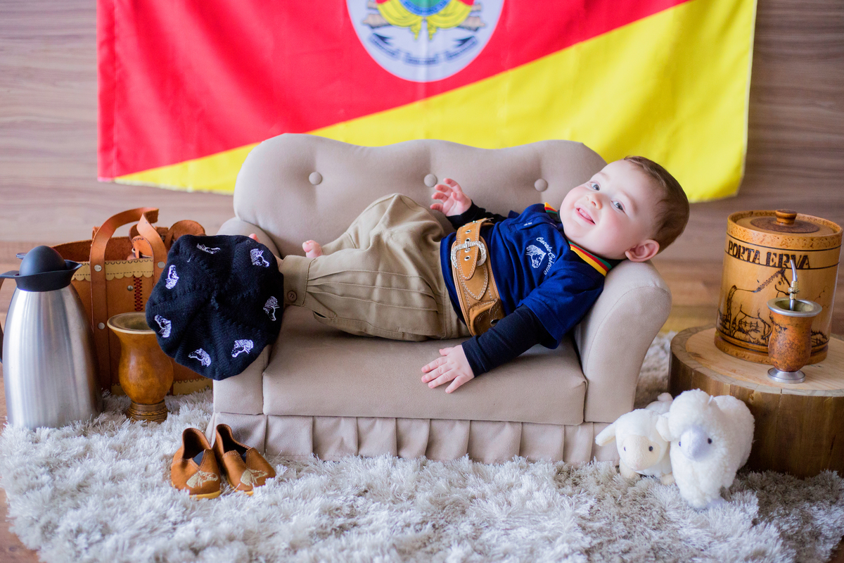 acompanhamento mensal de bebe caxias do sul figurino cenario tematico  personagem foto infantil serra gaucha fotografia familia mundo azul rosa ensaio fotografico crianca newborn baby menino menina smash the cake esmague o bolo banheira urso circo