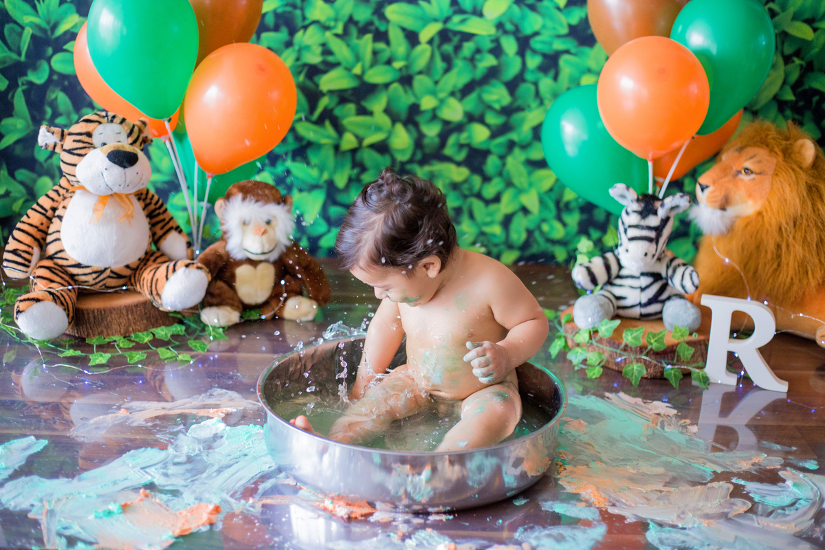 acompanhamento mensal de bebe caxias do sul figurino cenario tematico  personagem foto infantil serra gaucha fotografia familia mundo azul rosa ensaio fotografico crianca newborn baby menino menina smash the cake esmague o bolo banheira urso circo