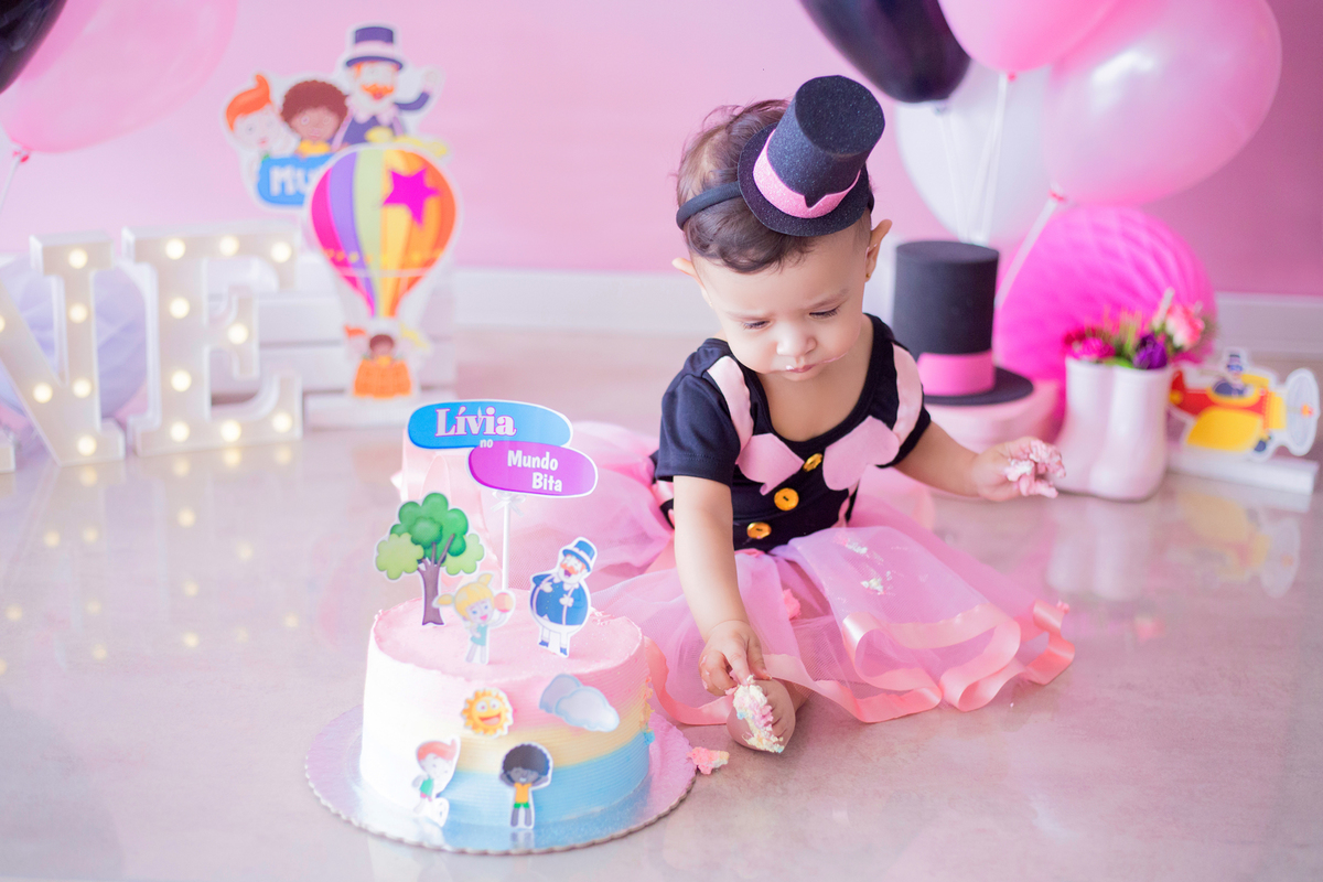 acompanhamento mensal de bebe caxias do sul figurino cenario tematico  personagem foto infantil serra gaucha fotografia familia mundo azul rosa ensaio fotografico crianca newborn baby menino menina smash the cake esmague o bolo banheira urso circo