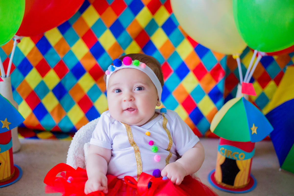 acompanhamento mensal de bebe caxias do sul figurino cenario tematico  personagem foto infantil serra gaucha fotografia familia mundo azul rosa ensaio fotografico crianca newborn baby menino menina smash the cake esmague o bolo banheira urso circo
