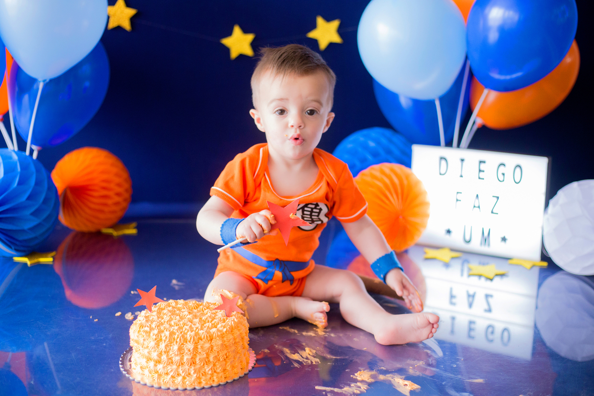 acompanhamento mensal de bebe caxias do sul figurino cenario tematico  personagem foto infantil serra gaucha fotografia familia mundo azul rosa ensaio fotografico crianca newborn baby menino menina smash the cake esmague o bolo banheira urso circo