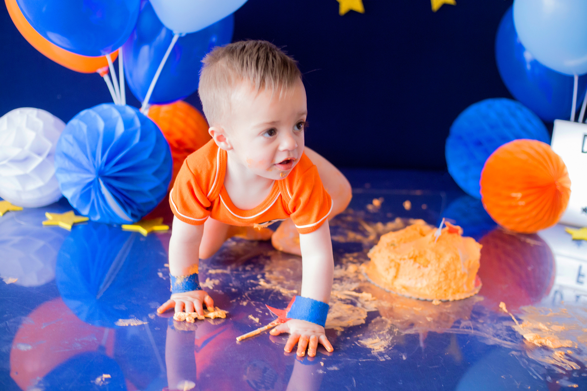 acompanhamento mensal de bebe caxias do sul figurino cenario tematico  personagem foto infantil serra gaucha fotografia familia mundo azul rosa ensaio fotografico crianca newborn baby menino menina smash the cake esmague o bolo banheira urso circo