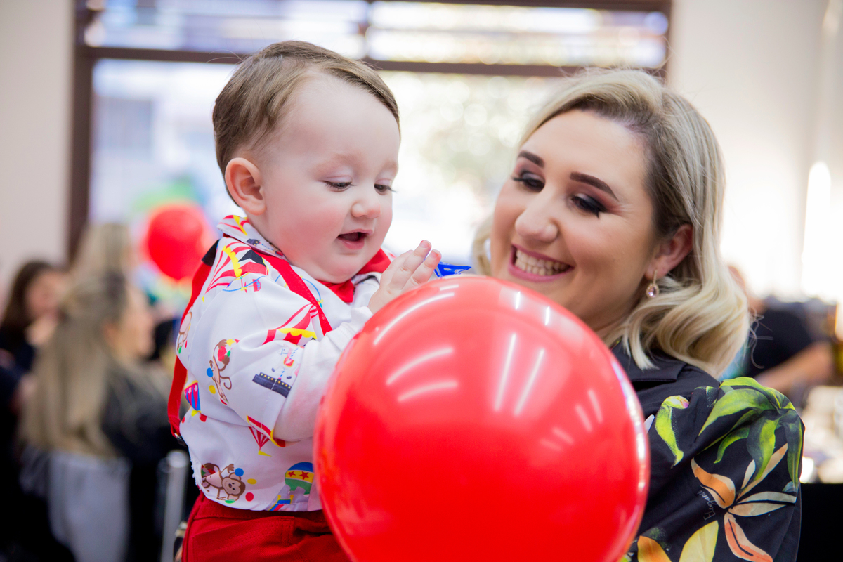 acompanhamento mensal de bebe caxias do sul figurino cenario tematico  personagem foto infantil serra gaucha fotografia familia mundo azul rosa ensaio fotografico crianca newborn baby menino menina smash the cake esmague o bolo banheira urso circo
