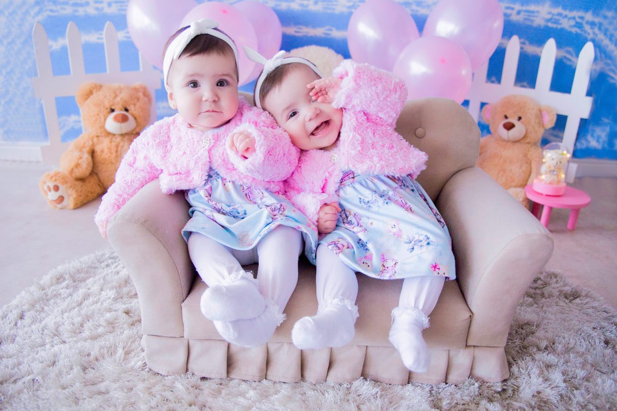 acompanhamento mensal de bebe caxias do sul figurino cenario tematico  personagem foto infantil serra gaucha fotografia familia mundo azul rosa ensaio fotografico crianca newborn baby menino menina smash the cake esmague o bolo banheira urso circo