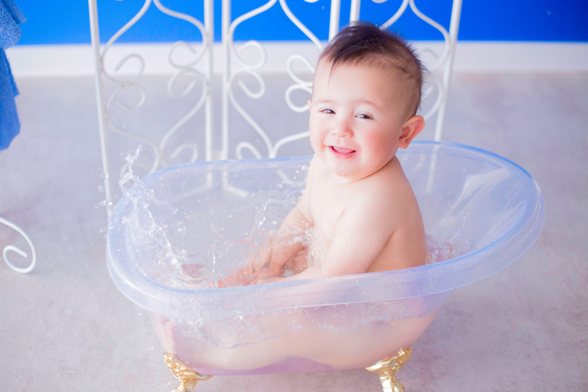 acompanhamento mensal de bebe caxias do sul figurino cenario tematico  personagem foto infantil serra gaucha fotografia familia mundo azul rosa ensaio fotografico crianca newborn baby menino menina smash the cake esmague o bolo banheira urso circo