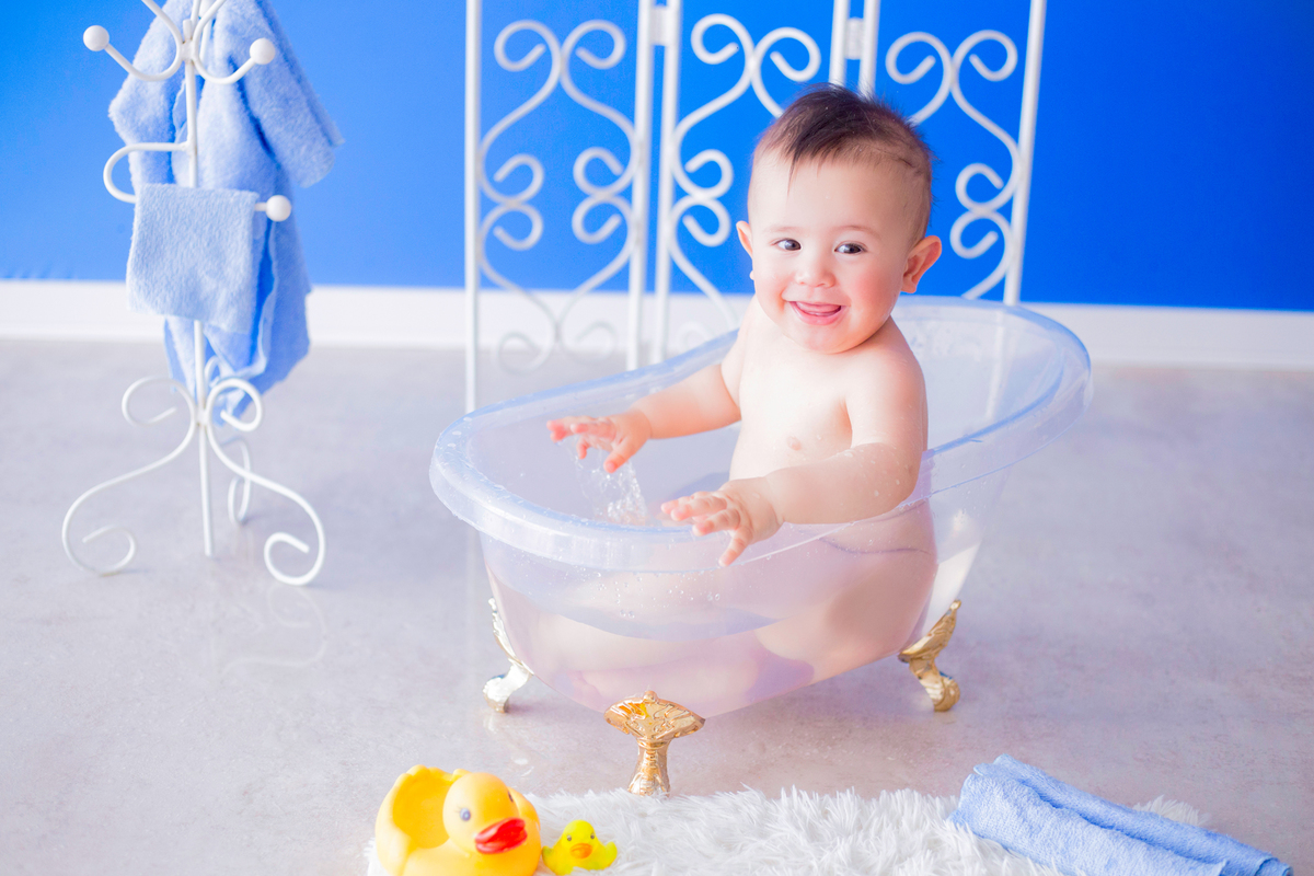 acompanhamento mensal de bebe caxias do sul figurino cenario tematico  personagem foto infantil serra gaucha fotografia familia mundo azul rosa ensaio fotografico crianca newborn baby menino menina smash the cake esmague o bolo banheira urso circo