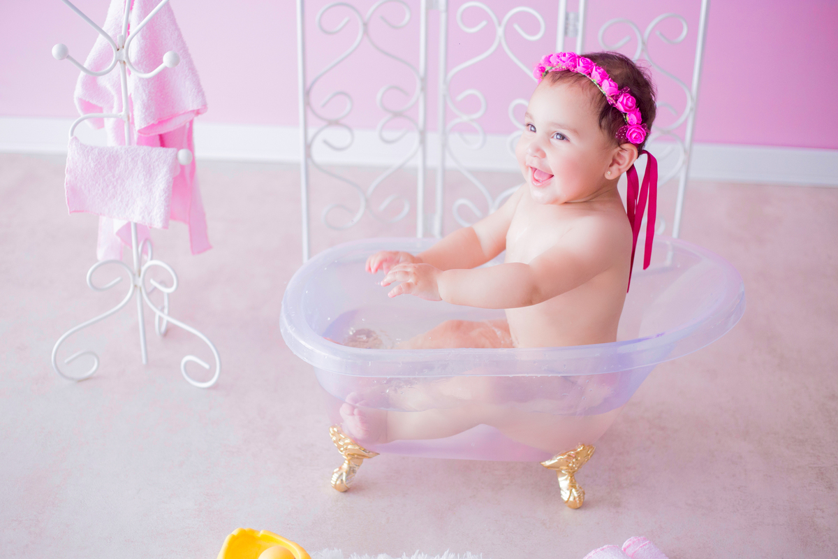 acompanhamento mensal de bebe caxias do sul figurino cenario tematico  personagem foto infantil serra gaucha fotografia familia mundo azul rosa ensaio fotografico crianca newborn baby menino menina smash the cake esmague o bolo banheira urso circo