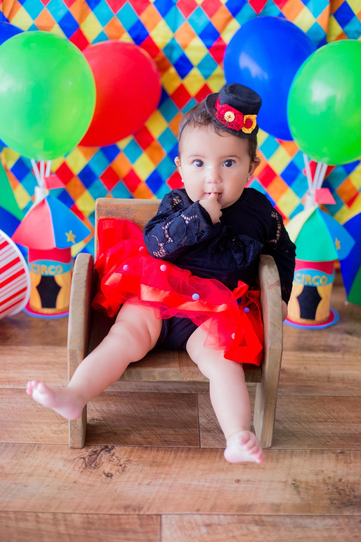 acompanhamento mensal de bebe caxias do sul figurino cenario tematico  personagem foto infantil serra gaucha fotografia familia mundo azul rosa ensaio fotografico crianca newborn baby menino menina smash the cake esmague o bolo banheira urso circo