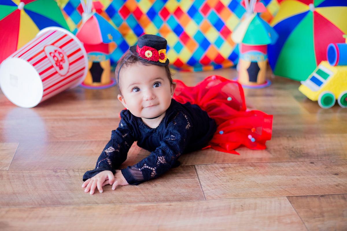 acompanhamento mensal de bebe caxias do sul figurino cenario tematico  personagem foto infantil serra gaucha fotografia familia mundo azul rosa ensaio fotografico crianca newborn baby menino menina smash the cake esmague o bolo banheira urso circo