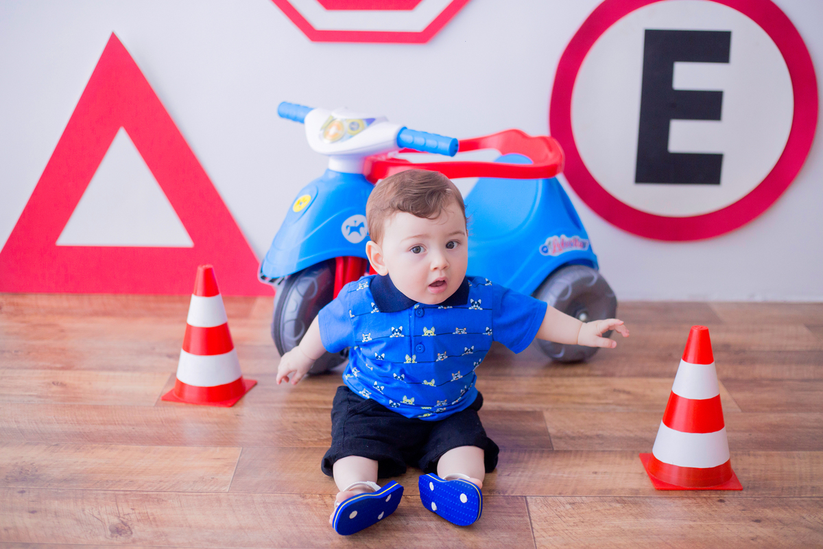 acompanhamento mensal de bebe caxias do sul figurino cenario tematico  personagem foto infantil serra gaucha fotografia familia mundo azul rosa ensaio fotografico crianca newborn baby menino menina smash the cake esmague o bolo banheira urso circo