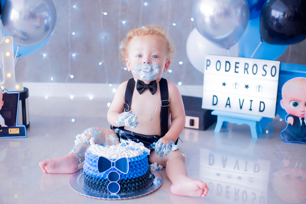 acompanhamento mensal de bebe caxias do sul figurino cenario tematico  personagem foto infantil serra gaucha fotografia familia mundo azul rosa ensaio fotografico crianca newborn baby menino menina smash the cake esmague o bolo banheira urso circo