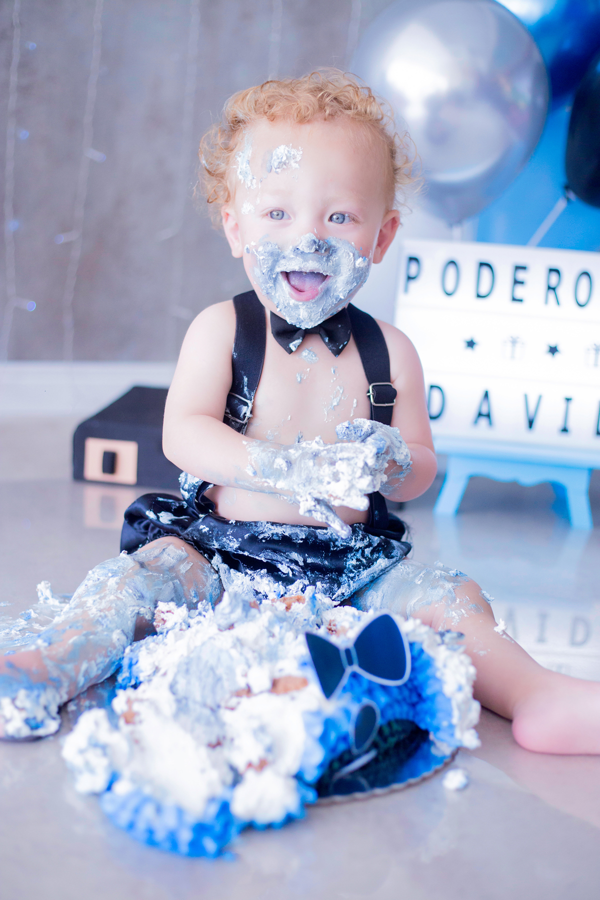 acompanhamento mensal de bebe caxias do sul figurino cenario tematico  personagem foto infantil serra gaucha fotografia familia mundo azul rosa ensaio fotografico crianca newborn baby menino menina smash the cake esmague o bolo banheira urso circo