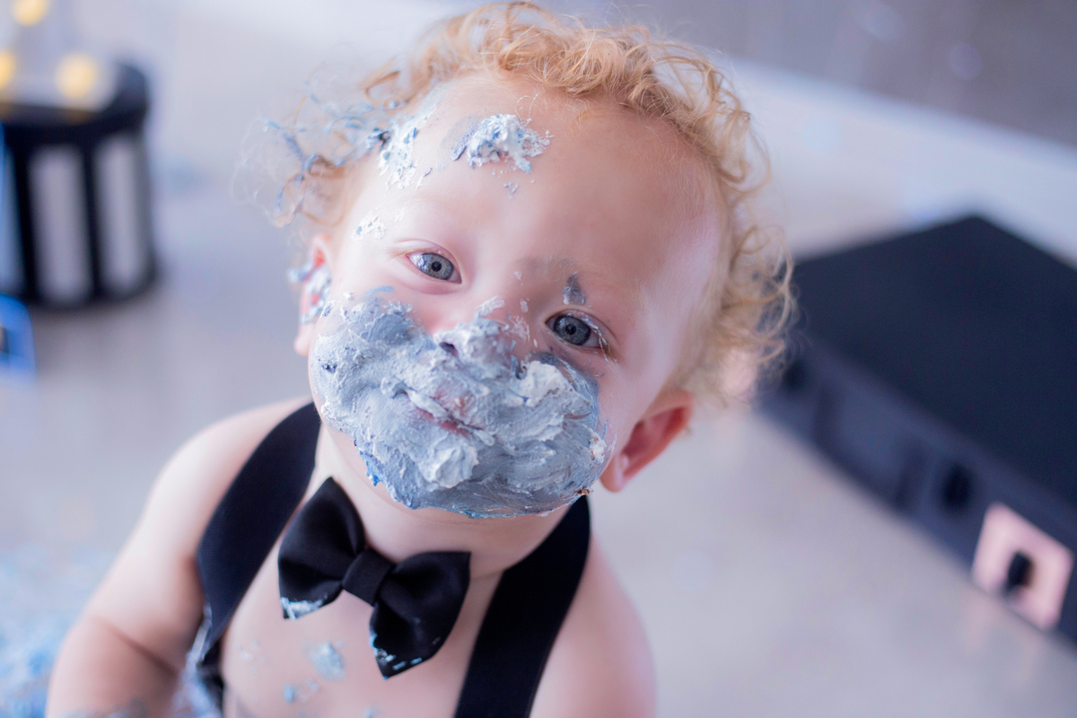 acompanhamento mensal de bebe caxias do sul figurino cenario tematico  personagem foto infantil serra gaucha fotografia familia mundo azul rosa ensaio fotografico crianca newborn baby menino menina smash the cake esmague o bolo banheira urso circo