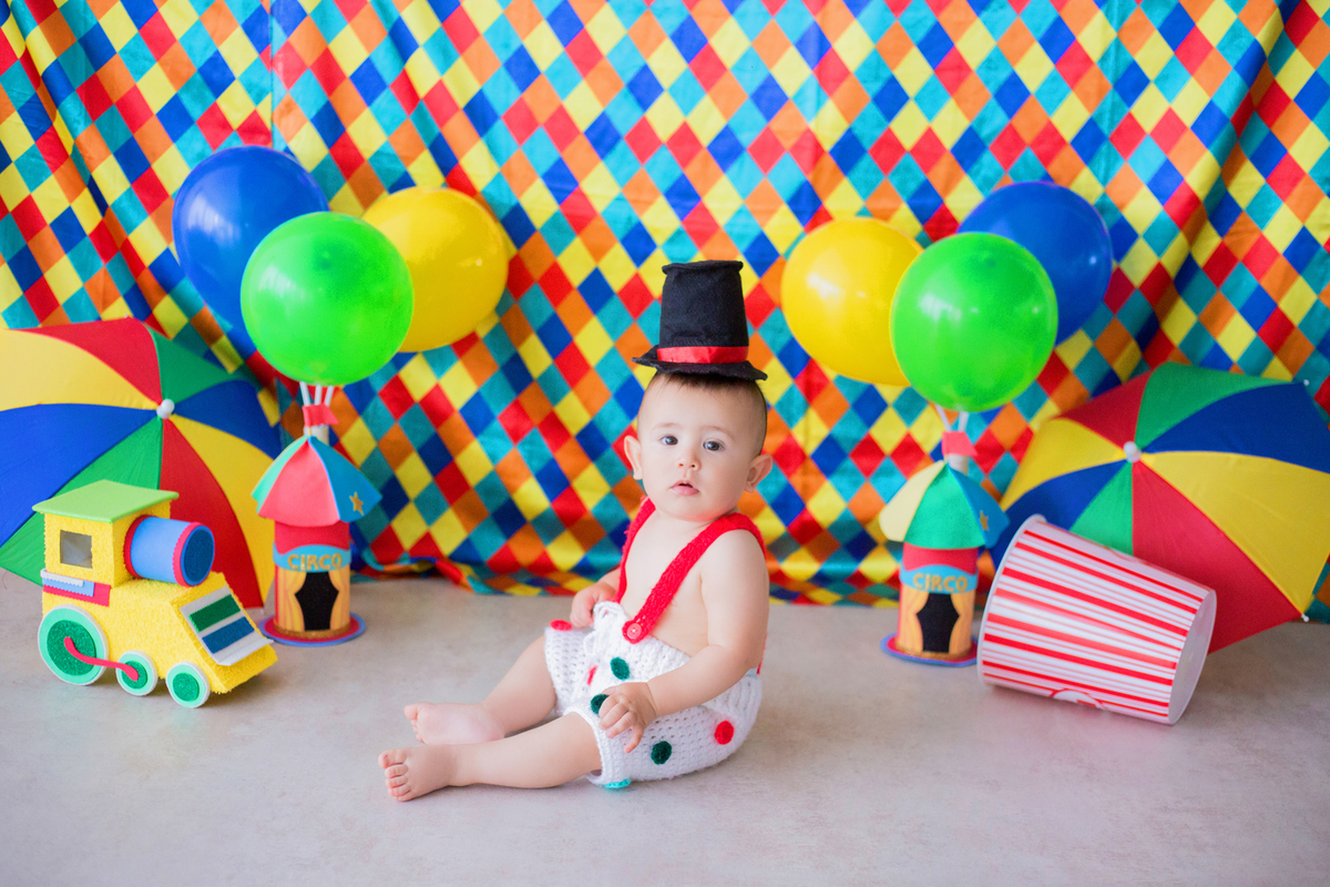 acompanhamento mensal de bebe caxias do sul figurino cenario tematico  personagem foto infantil serra gaucha fotografia familia mundo azul rosa ensaio fotografico crianca newborn baby menino menina smash the cake esmague o bolo banheira urso circo