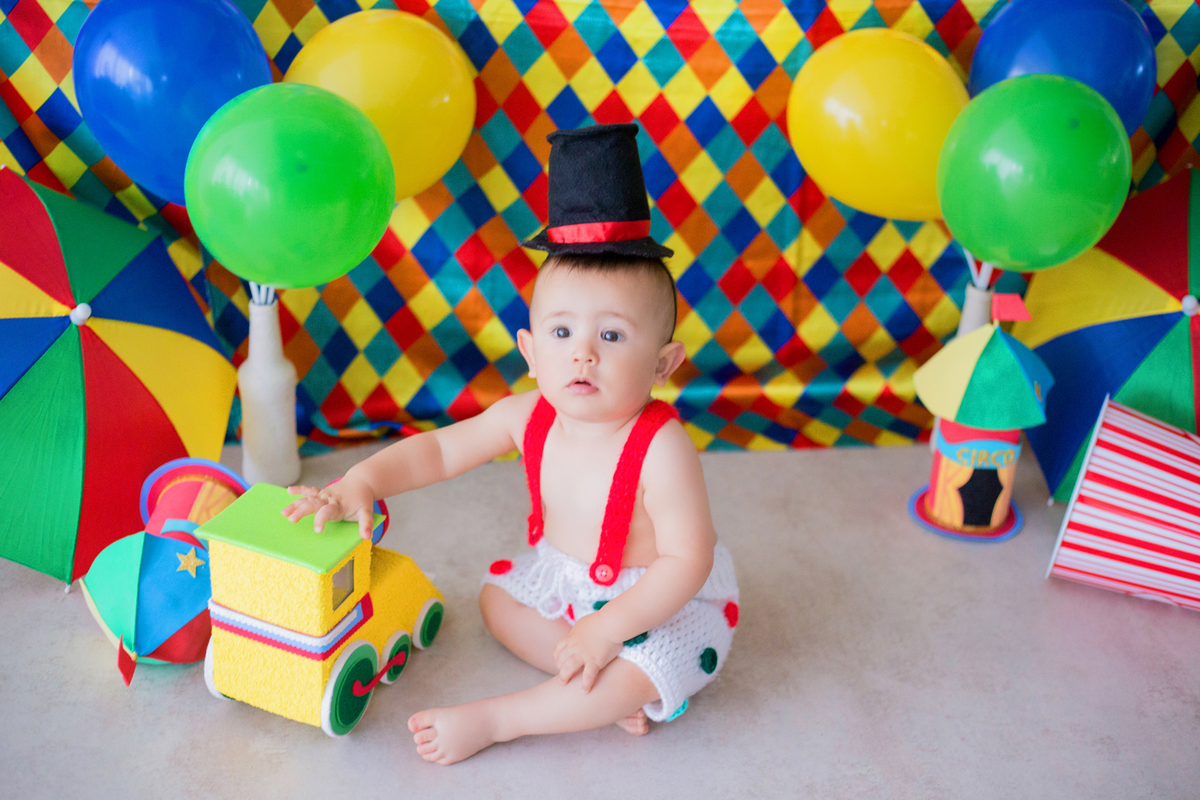 acompanhamento mensal de bebe caxias do sul figurino cenario tematico  personagem foto infantil serra gaucha fotografia familia mundo azul rosa ensaio fotografico crianca newborn baby menino menina smash the cake esmague o bolo banheira urso circo