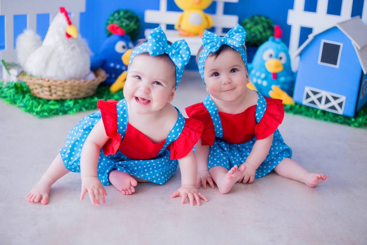 acompanhamento mensal de bebe caxias do sul figurino cenario tematico  personagem foto infantil serra gaucha fotografia familia mundo azul rosa ensaio fotografico crianca newborn baby menino menina smash the cake esmague o bolo banheira urso circo